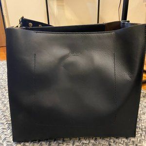 AVAVAV Black Leather Shoulder Bag